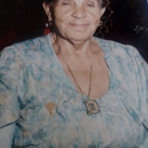 la grand mére de ahmed karoud